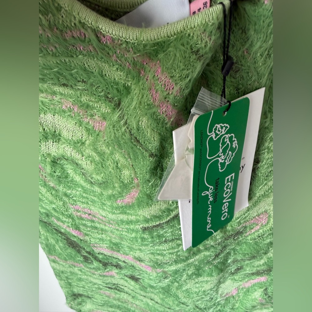 House of Sunny Green Swirl-Textured cut out back mini dress - Picture 3 of 6